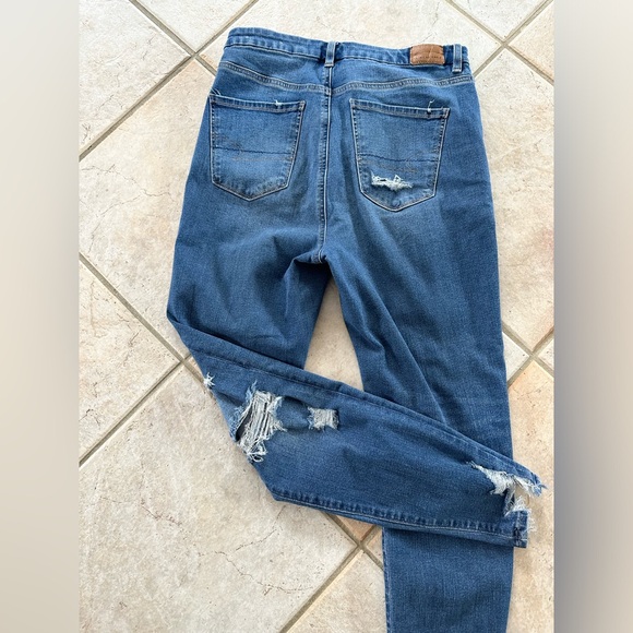 American Eagle The Dream Team Jeans - Super Stretchy with Rips & Highwaisted - Picture 5 of 6